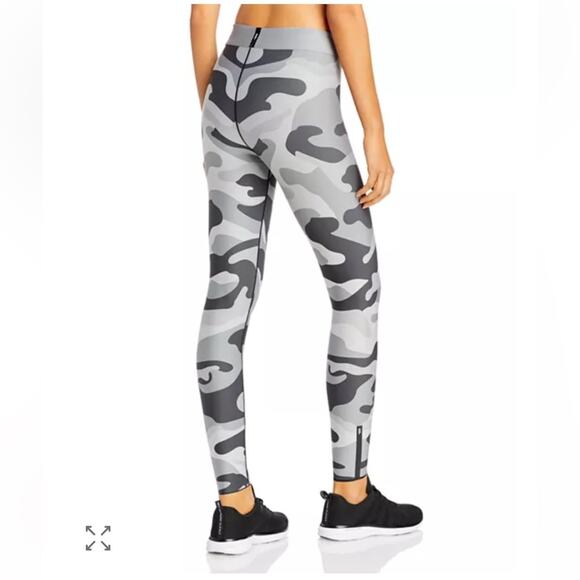 COR designed by Ultracor High Waist Camo Leggings Size Small - Picture 2 of 12